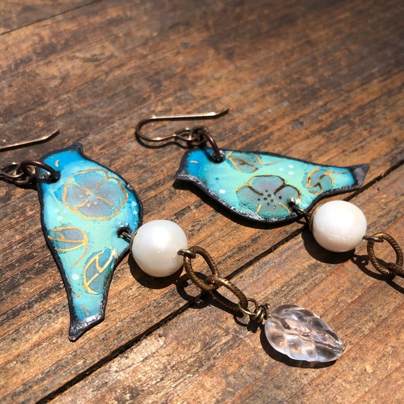 Painted Enamel Bird Pearl Earrings - Picture 5 of 9